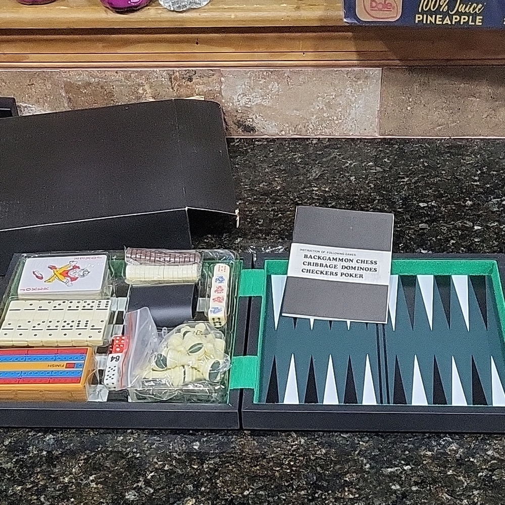 TRAVEL MULTI GAMES CHESS DOMINOES CRIBBAGE CHECKERS CARDS DICE PADDED CASE